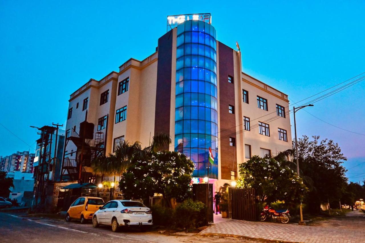 Hotel The Leaf - Gomti Nagar Lucknow Zewnętrze zdjęcie