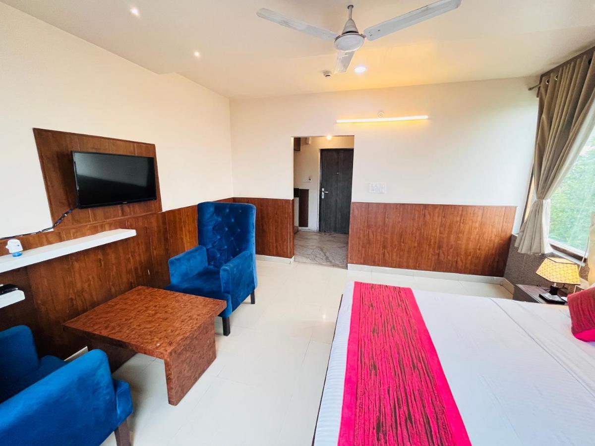 Hotel The Leaf - Gomti Nagar Lucknow Zewnętrze zdjęcie