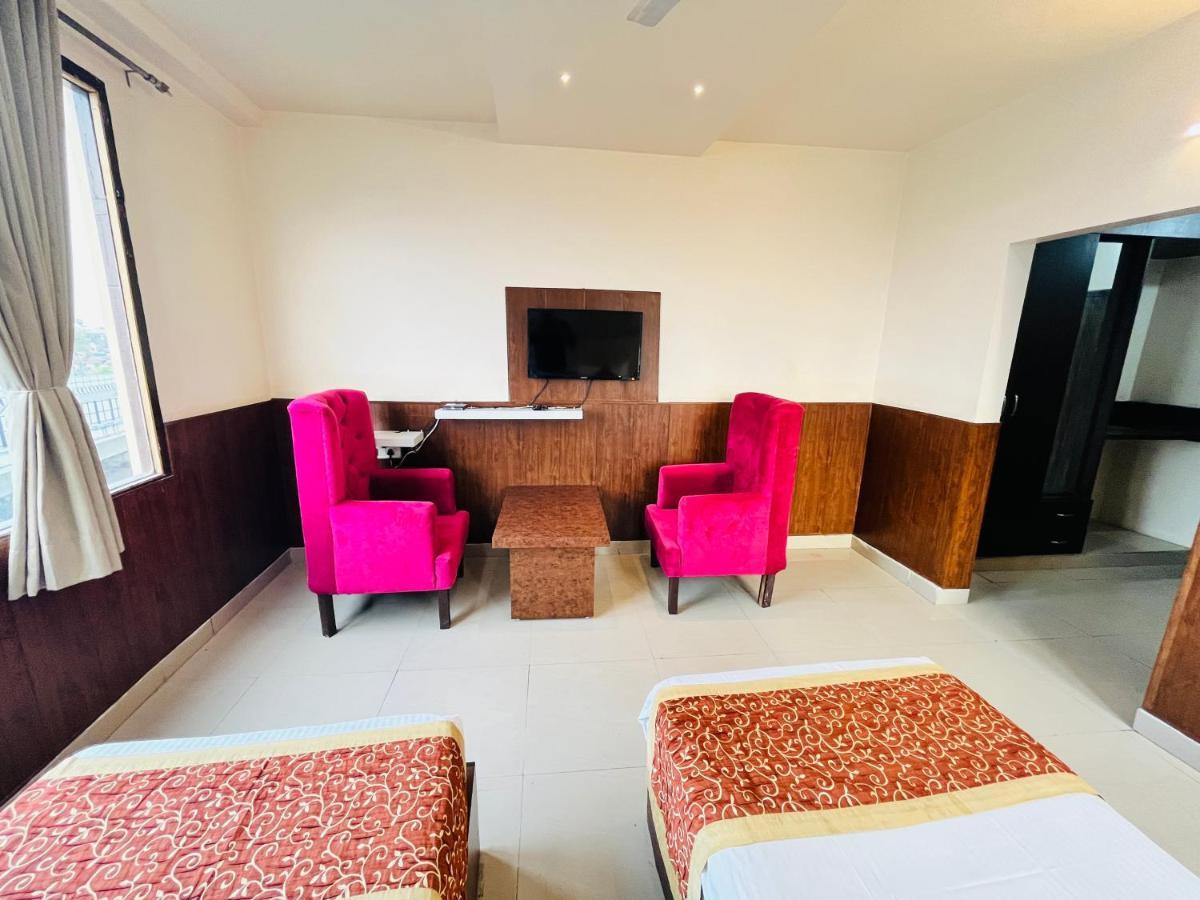 Hotel The Leaf - Gomti Nagar Lucknow Zewnętrze zdjęcie