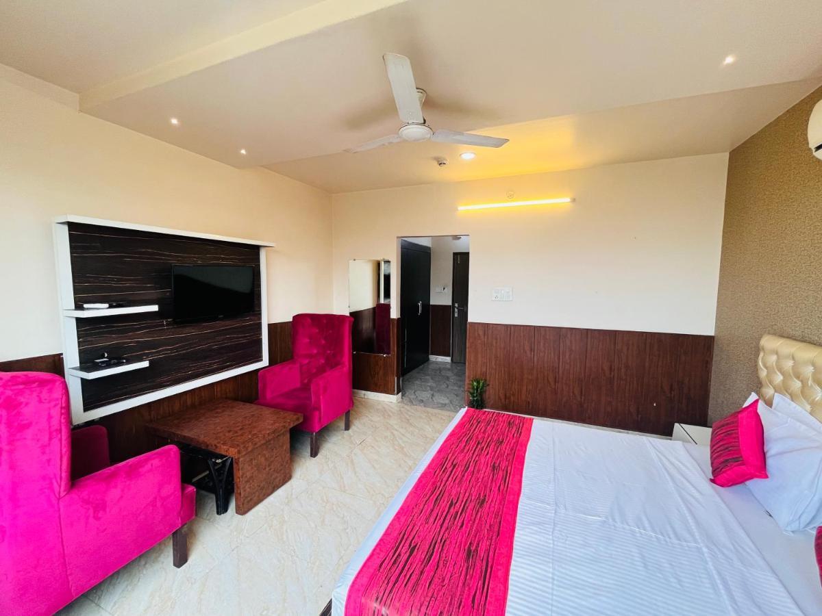 Hotel The Leaf - Gomti Nagar Lucknow Zewnętrze zdjęcie