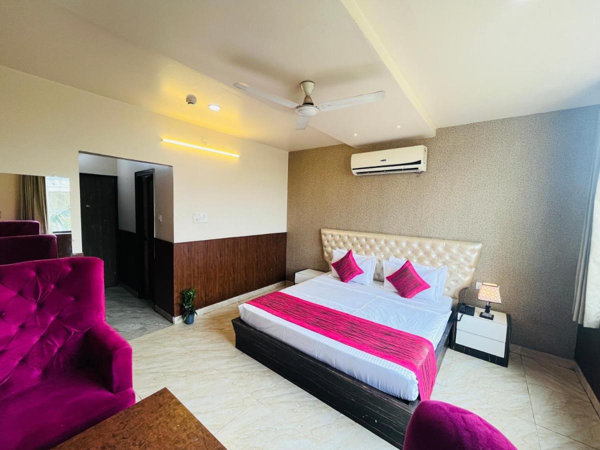 Hotel The Leaf - Gomti Nagar Lucknow Zewnętrze zdjęcie