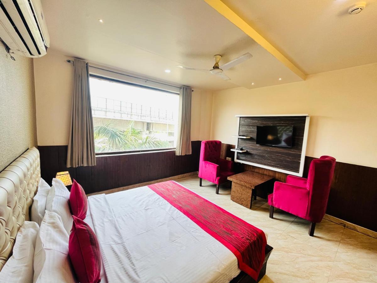 Hotel The Leaf - Gomti Nagar Lucknow Zewnętrze zdjęcie